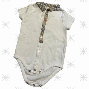 Burberry Baby Bodysuit featuring classic check collar